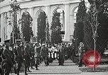 Standbild ersten Bestattung Zeremonie am Grab des Unbekannten Soldaten Arlington Virginia USA, 1921, aus Sekunde 50 historischem Filmmaterial Videoclip 65675021991