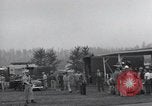 Immagine di Truppe della 44ma divisione di fanteria prendere parte in riprese di un filmato Fort Lewis Washington USA, 1954, secondo 10 filmato di repertorio 65675022005