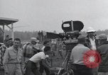 Immagine di Truppe della 44ma divisione di fanteria prendere parte in riprese di un filmato Fort Lewis Washington USA, 1954, secondo 14 filmato di repertorio 65675022005