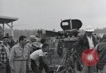 Immagine di Truppe della 44ma divisione di fanteria prendere parte in riprese di un filmato Fort Lewis Washington USA, 1954, secondo 15 filmato di repertorio 65675022005