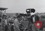 Immagine di Truppe della 44ma divisione di fanteria prendere parte in riprese di un filmato Fort Lewis Washington USA, 1954, secondo 18 filmato di repertorio 65675022005