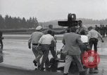 Immagine di Truppe della 44ma divisione di fanteria prendere parte in riprese di un filmato Fort Lewis Washington USA, 1954, secondo 19 filmato di repertorio 65675022005