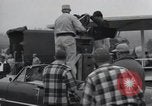 Immagine di Truppe della 44ma divisione di fanteria prendere parte in riprese di un filmato Fort Lewis Washington USA, 1954, secondo 25 filmato di repertorio 65675022005