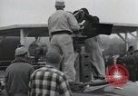 Immagine di Truppe della 44ma divisione di fanteria prendere parte in riprese di un filmato Fort Lewis Washington USA, 1954, secondo 28 filmato di repertorio 65675022005