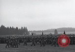 Immagine di Truppe della 44ma divisione di fanteria prendere parte in riprese di un filmato Fort Lewis Washington USA, 1954, secondo 37 filmato di repertorio 65675022005