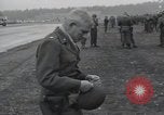 Immagine di Truppe della 44ma divisione di fanteria prendere parte in riprese di un filmato Fort Lewis Washington USA, 1954, secondo 47 filmato di repertorio 65675022005