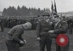 Immagine di Truppe della 44ma divisione di fanteria prendere parte in riprese di un filmato Fort Lewis Washington USA, 1954, secondo 52 filmato di repertorio 65675022005