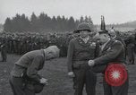 Immagine di Truppe della 44ma divisione di fanteria prendere parte in riprese di un filmato Fort Lewis Washington USA, 1954, secondo 55 filmato di repertorio 65675022005