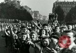 Immagine di Civili francese Parigi Francia, 1944, secondo 15 filmato di repertorio 65675022022