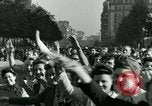 Immagine di Civili francese Parigi Francia, 1944, secondo 21 filmato di repertorio 65675022022