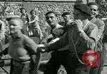 Immagine di Donna collaboratore Parigi Francia, 1944, secondo 9 filmato di repertorio 65675022025