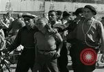Immagine di Donna collaboratore Parigi Francia, 1944, secondo 13 filmato di repertorio 65675022025