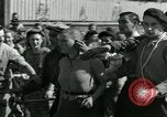 Immagine di Donna collaboratore Parigi Francia, 1944, secondo 14 filmato di repertorio 65675022025
