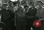 Immagine di Donna collaboratore Parigi Francia, 1944, secondo 19 filmato di repertorio 65675022025