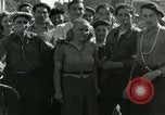 Immagine di Donna collaboratore Parigi Francia, 1944, secondo 20 filmato di repertorio 65675022025