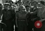Immagine di Donna collaboratore Parigi Francia, 1944, secondo 24 filmato di repertorio 65675022025