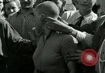 Immagine di Donna collaboratore Parigi Francia, 1944, secondo 30 filmato di repertorio 65675022025