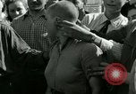Immagine di Donna collaboratore Parigi Francia, 1944, secondo 32 filmato di repertorio 65675022025