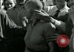 Immagine di Donna collaboratore Parigi Francia, 1944, secondo 34 filmato di repertorio 65675022025
