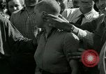 Immagine di Donna collaboratore Parigi Francia, 1944, secondo 35 filmato di repertorio 65675022025