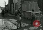 Immagine di Donna collaboratore Parigi Francia, 1944, secondo 46 filmato di repertorio 65675022025