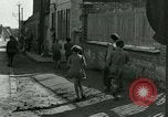 Immagine di Donna collaboratore Parigi Francia, 1944, secondo 47 filmato di repertorio 65675022025