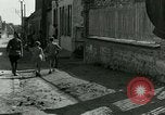 Immagine di Donna collaboratore Parigi Francia, 1944, secondo 53 filmato di repertorio 65675022025