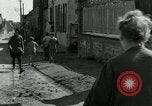 Immagine di Donna collaboratore Parigi Francia, 1944, secondo 54 filmato di repertorio 65675022025