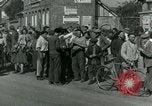 Immagine di Donna collaboratore Parigi Francia, 1944, secondo 57 filmato di repertorio 65675022025