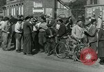 Immagine di Donna collaboratore Parigi Francia, 1944, secondo 60 filmato di repertorio 65675022025