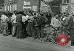 Immagine di Donna collaboratore Parigi Francia, 1944, secondo 61 filmato di repertorio 65675022025