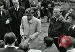 Immagine di Donne collaboratore Parigi Francia, 1944, secondo 9 filmato di repertorio 65675022027