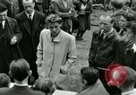 Immagine di Donne collaboratore Parigi Francia, 1944, secondo 10 filmato di repertorio 65675022027