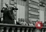 Immagine di Donne collaboratore Parigi Francia, 1944, secondo 17 filmato di repertorio 65675022027