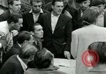 Immagine di Donne collaboratore Parigi Francia, 1944, secondo 22 filmato di repertorio 65675022027