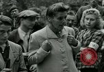 Immagine di Donne collaboratore Parigi Francia, 1944, secondo 29 filmato di repertorio 65675022027