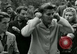 Immagine di Donne collaboratore Parigi Francia, 1944, secondo 31 filmato di repertorio 65675022027