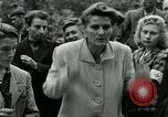 Immagine di Donne collaboratore Parigi Francia, 1944, secondo 32 filmato di repertorio 65675022027