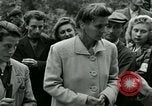 Immagine di Donne collaboratore Parigi Francia, 1944, secondo 34 filmato di repertorio 65675022027
