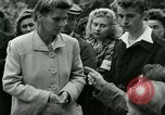 Immagine di Donne collaboratore Parigi Francia, 1944, secondo 39 filmato di repertorio 65675022027