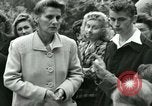Immagine di Donne collaboratore Parigi Francia, 1944, secondo 41 filmato di repertorio 65675022027