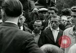 Immagine di Donne collaboratore Parigi Francia, 1944, secondo 46 filmato di repertorio 65675022027