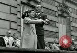 Immagine di Donne collaboratore Parigi Francia, 1944, secondo 56 filmato di repertorio 65675022027