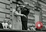 Immagine di Donne collaboratore Parigi Francia, 1944, secondo 57 filmato di repertorio 65675022027