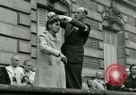 Immagine di Donne collaboratore Parigi Francia, 1944, secondo 58 filmato di repertorio 65675022027
