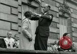 Immagine di Donne collaboratore Parigi Francia, 1944, secondo 60 filmato di repertorio 65675022027