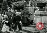 Immagine di Donne collaboratori Parigi Francia, 1944, secondo 5 filmato di repertorio 65675022028