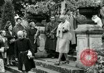 Immagine di Donne collaboratori Parigi Francia, 1944, secondo 6 filmato di repertorio 65675022028