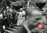 Immagine di Donne collaboratori Parigi Francia, 1944, secondo 7 filmato di repertorio 65675022028
