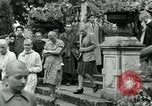Immagine di Donne collaboratori Parigi Francia, 1944, secondo 10 filmato di repertorio 65675022028